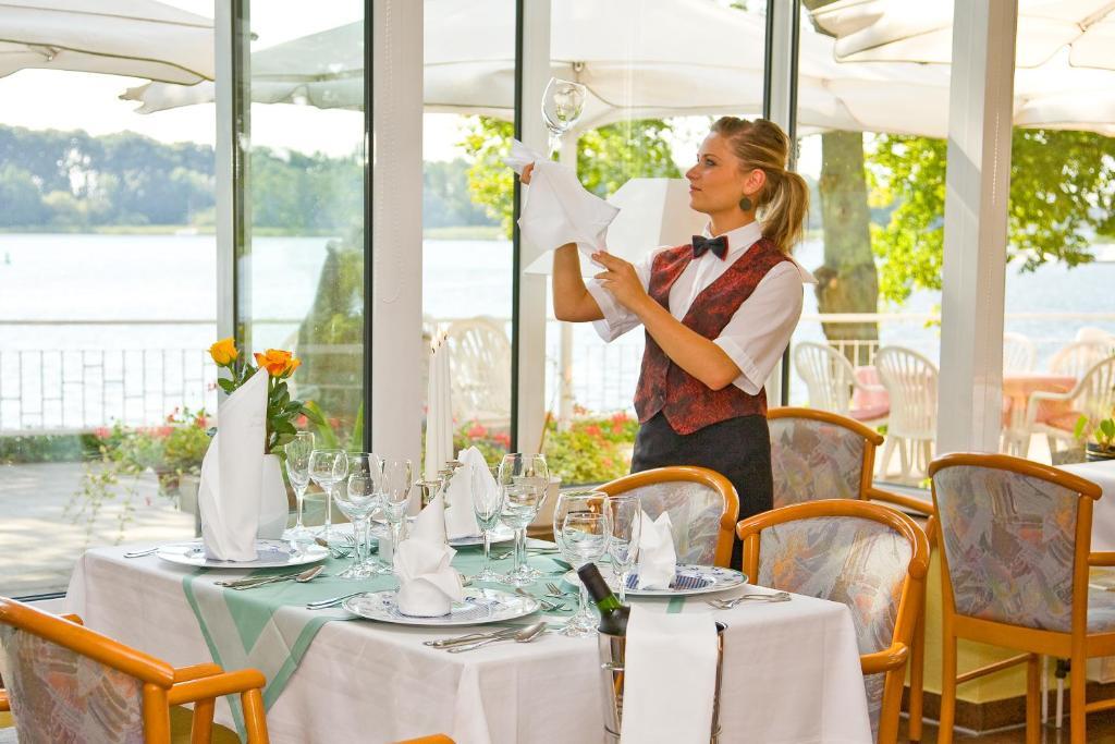 Hotel "Seelust" Garni Röbel Eksteriør bilde